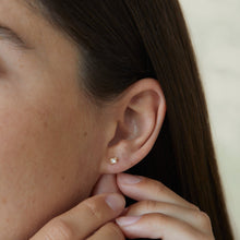 Load image into Gallery viewer, E1031 | Little Diamond Stud earrings