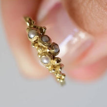 Load image into Gallery viewer, R1013 | Pearl Cluster Ring with Coral Details