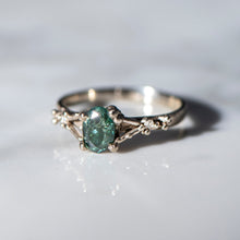 Load image into Gallery viewer, DR1044 | Majestic Blue Oval Diamond Ring