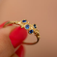 Load image into Gallery viewer, R1028 | Sapphire Cluster Ring with Coral Details