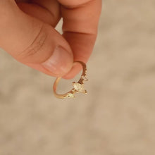 Load image into Gallery viewer, DR1035 | Queen of Marquise Diamond Ring