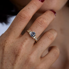 Load image into Gallery viewer, DR1038 | Oval Diamond Cluster Ring