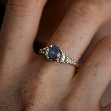 Load image into Gallery viewer, DR1038 | Oval Diamond Cluster Ring