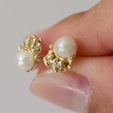 Load image into Gallery viewer, E1033 | Coral Pearl Studs with Diamonds