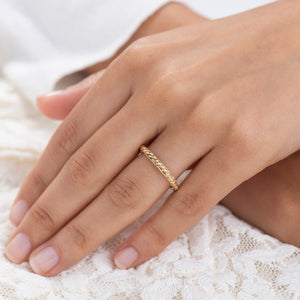 B1002 | טבעת נישואין בדוגמת חבל