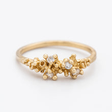 Load image into Gallery viewer, DR1006 | Diamond Cluster Ring with Coral Details- prongs setting