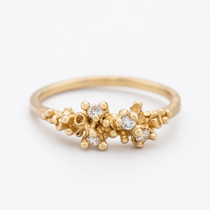 DR1006 | Diamond Cluster Ring with Coral Details- prongs setting