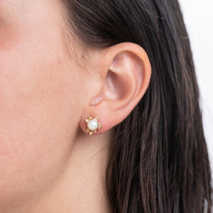 E1002 | Pearl Cluster Stud Earrings
