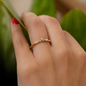DR1024 | Dainty Cluster Ring with Diamonds