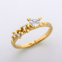Load image into Gallery viewer, DR1037 | Heart of the Ocean Diamond Ring