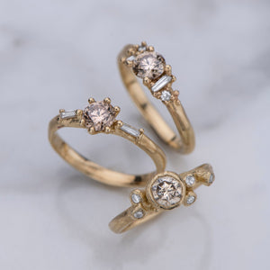 DR1047 | טבעת פפיון משובצת יהלומים