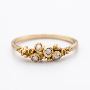 R1013 | Pearl Cluster Ring with Coral Details