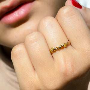 R1023 | טבעת נצח משובצת יהלומים צהובים, בהשראת הים