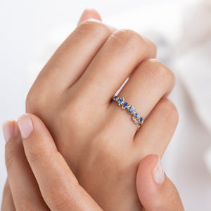 R1008 | טבעת נצח משובצת אבני ספיר, בהשראת הים