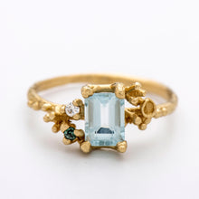 Load image into Gallery viewer, R1019 | Aquamarine Ocean Treasure Ring, Embedded with Blue Colored Diamonds