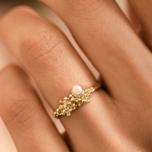 R1031 | Coral Ring with Japanese Pearl